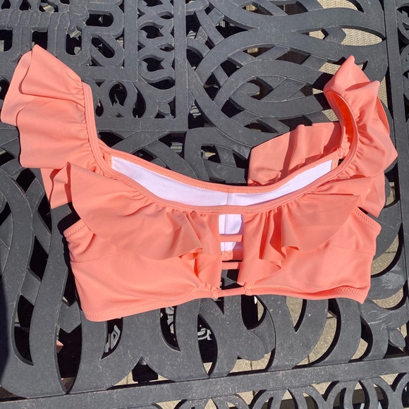Cupshe “Pink & Striped Ruffle High Wasted Bikini” - Picture 3 of 4